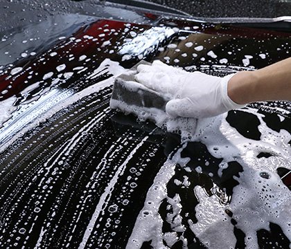 プロが教える洗車をする際のポイントと注意点