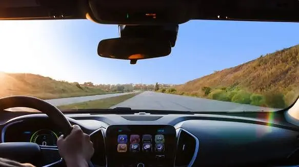 カーフィルムの選び方は可視光線と断熱性能で選ぶようにする1