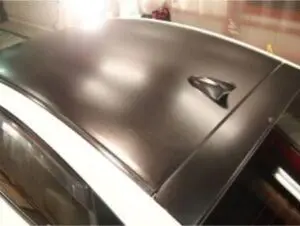 カーラッピングをルーフ部分に施工