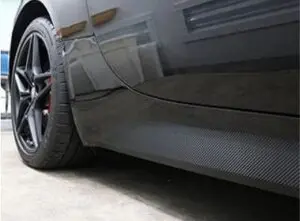 カーラッピングをサイドステップ部分に施工