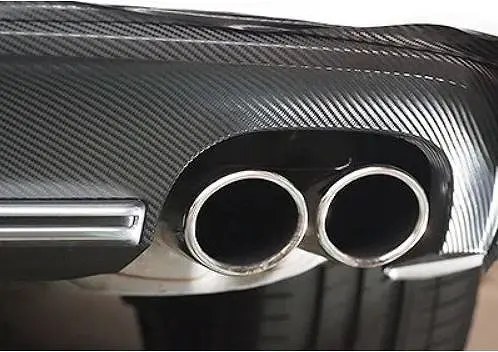 カーラッピングでカーボン調シートを施工した完成図