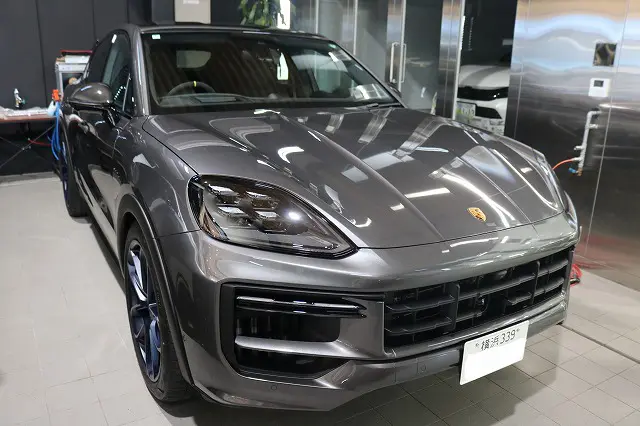 ガラスコーティングしたフェラーリの輝くボディ