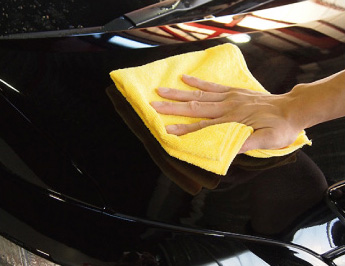 ガラスコーティングを重ね塗り２度塗りして丁寧拭きあげ