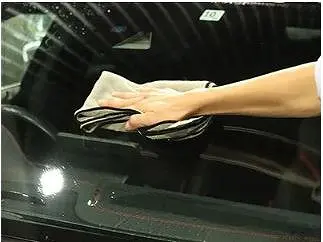 フロントガラスの油膜ウロコシミを超簡単に落とす方法と予防策 拭き上げ - ガラスコーティング剤通販ブログ フロントガラスの油膜ウロコシミを超簡単に落とす方法と予防策 拭き上げ