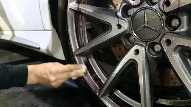 ホイール 鉄粉取り粘土