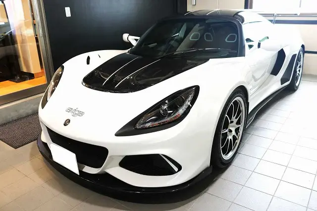 必見白い車の艶出しにおすすめのガラスコーティング2 - ガラスコーティング剤通販ブログ 必見白い車の艶出しにおすすめのガラスコーティング2