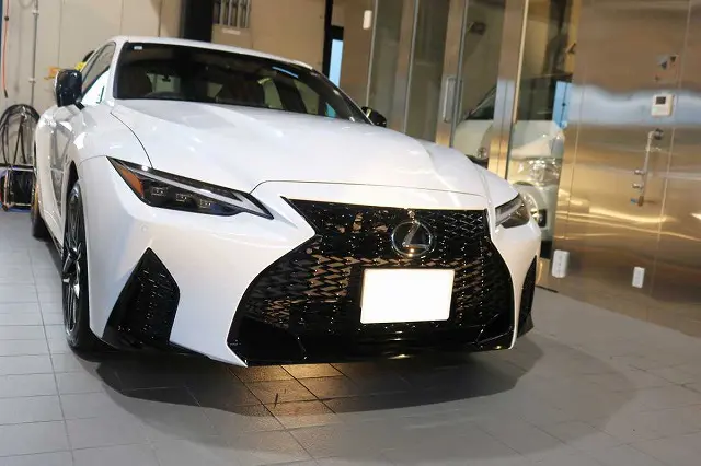 必見白い車の艶出しにおすすめのガラスコーティング9