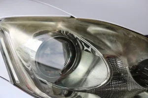 コーティングによるヘッドライトの劣化防止