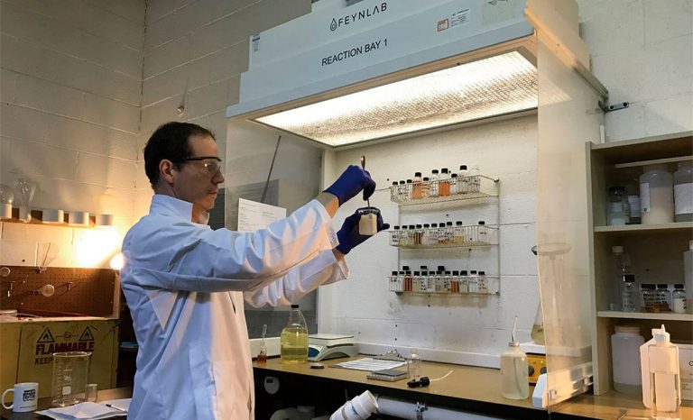 ケミカル剤のテスト風景