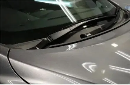 車のメンテナンスや維持費用ってどれくらいかかる10 ワイパー2