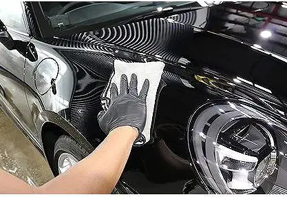 コーティングの拭き上げさ作業