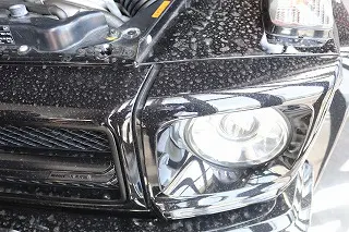 雨ジミが付いたボディの様子